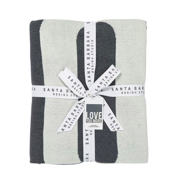 Luxe Throw - Love You More (60” W x 50” H) -  NEW - Picture 3 of 3